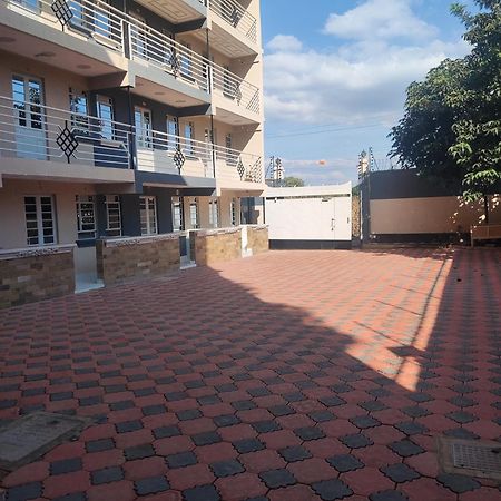 Rimaya Lounge Embu Exterior foto